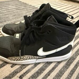 Nike Air Jordan’s Kids High-Top Sneakers size 3